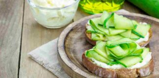 Voglio un antipasto che lascia tutti a bocca piena e l'ho trovato. Pane croccante e crema di ricotta. Ecco il capolavoro.