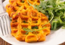 Waffle salati al formaggio 21082025 ricettasprint.it