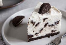 Quando gli Oreo diventano una torta fredda, addio dieta ed autocontrollo: mi sparisce in 10 minuti torta fredda oreo ricettasprint