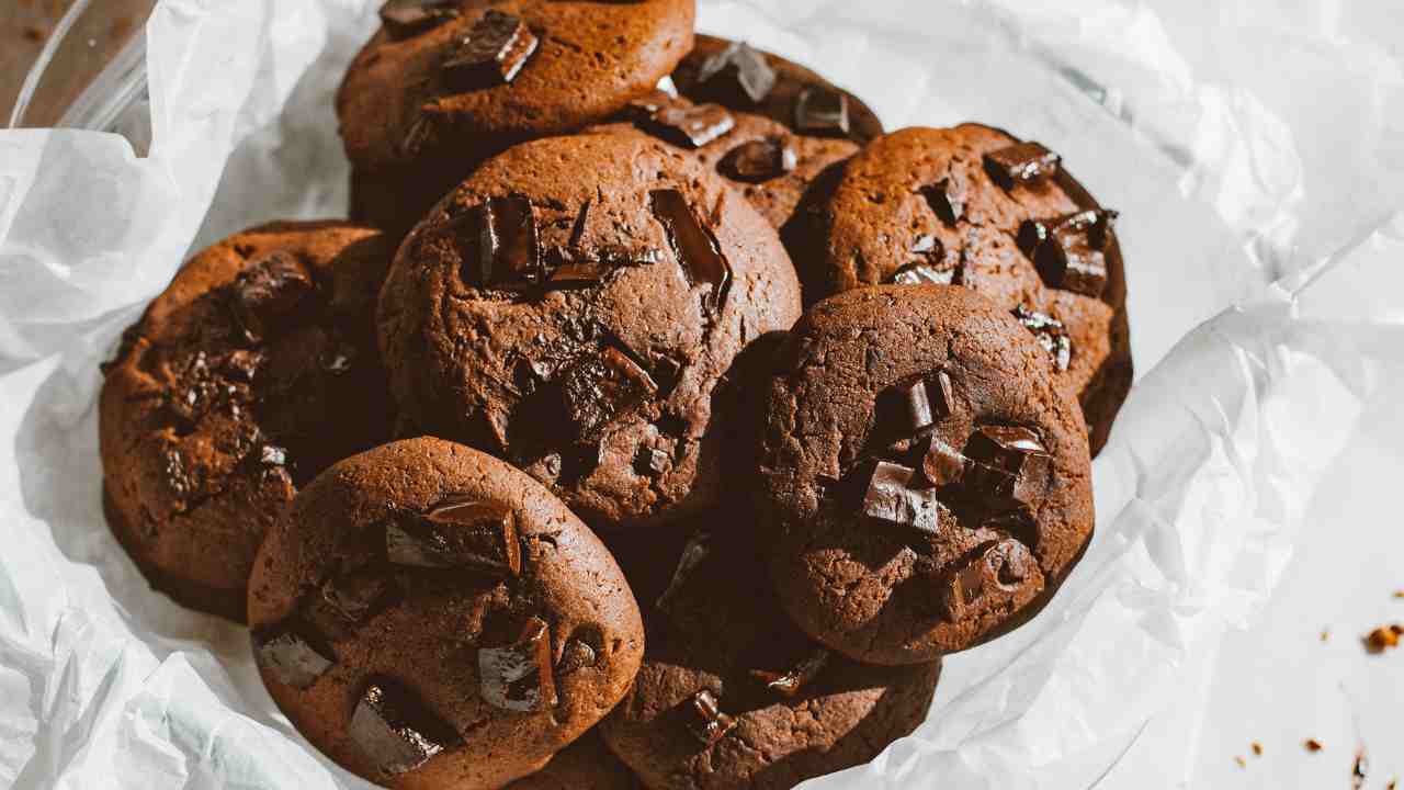 Biscotti al cioccolato leggeri - Ricettasprint.it