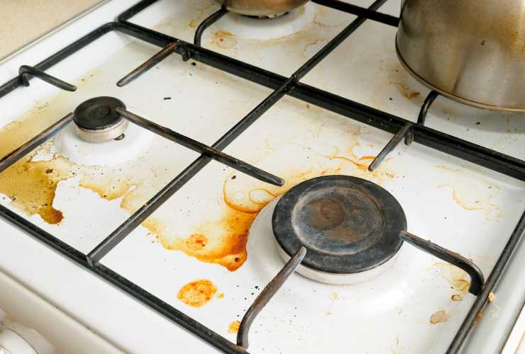 Bruciatori della cucina il trucco infallibile per pulirli - RicettaSprint