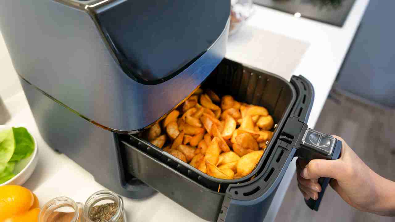 Patate croccanti in friggitrice ad aria ricettasprint.it