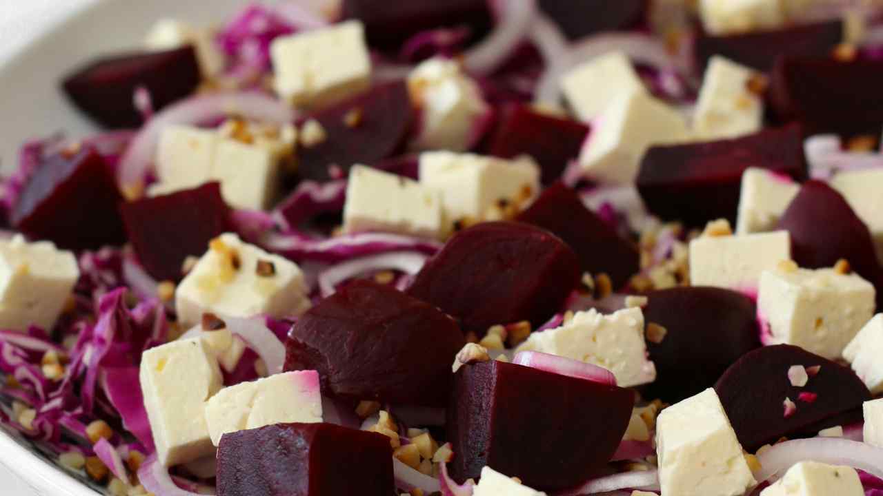 Cavolo viola e feta. ricettasprint.it
