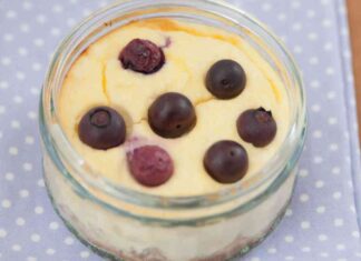 Cheesecake al bicchiere leggerissima - RicettaSprint
