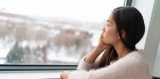 Le migliori terapie naturali per combattere la tristezza | ti sentirai subito meglio Combattere tristezza - Ricettasprint.it