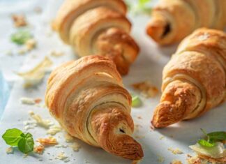 Cornetti ripieni di salmone - Ricettasprint.it
