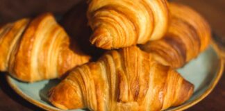 Cornetti senza forno a colazione - RicettaSprint