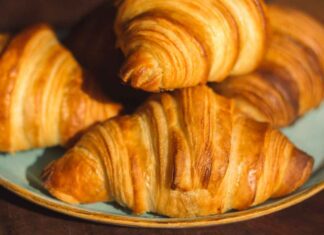 Cornetti senza forno a colazione - RicettaSprint