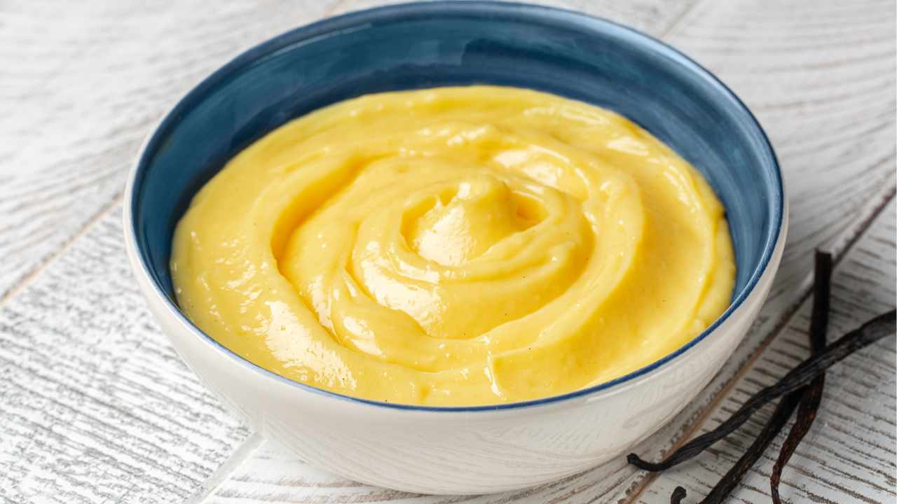Crema pasticcera senza uova - Ricettasprint.it