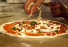 Faccio la pizza oggi per sabato - RicettaSprint