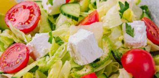 Insalata con feta e pomodori - Ricettasprint.it