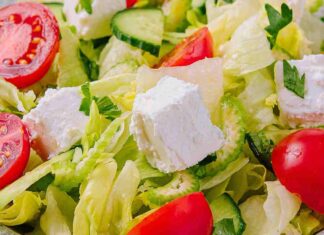 Insalata con feta e pomodori - Ricettasprint.it
