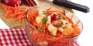 Ho preparato un’insalata di carote con quello che avevo nel frigo, ho fatto un primo piatto light super fresco a prova di dieta Ho preparato un’insalata di carote con quello che avevo nel frigo, ho fatto un primo piatto light super fresco a prova di dieta