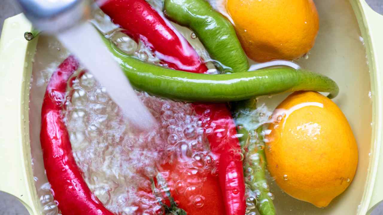Lavare frutta e verdura - RicettaSprint
