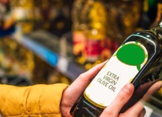 Una bottiglia di olio extravergine d'oliva