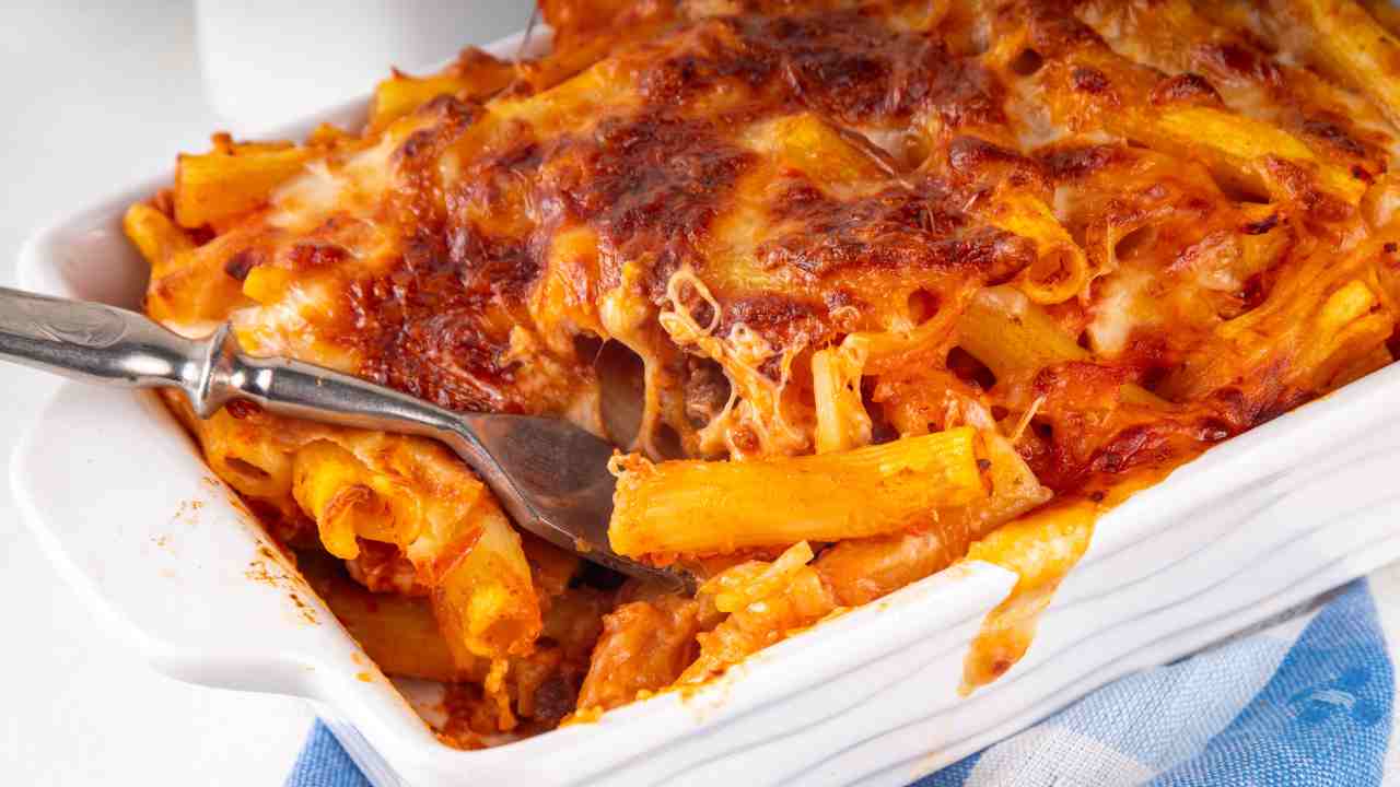 Pasta al forno con melanzane e formaggi - Ricettasprint.it
