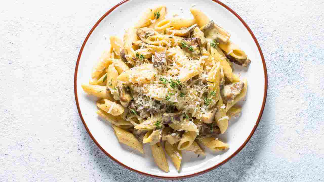 Pasta cremosa limone e zucchine. ricettasprint.it