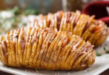 Ti bastano 3 ingredienti per delle patate croccanti e filanti come queste Patate hasselback con speck e provola - Ricettasprint.it