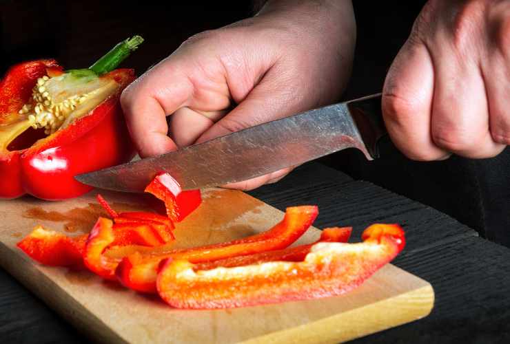 Piatto fatto con peperone pancetta e parmigiano - RicettaSprint