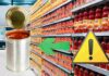 Pomodori pelati al supermercato ed in primo piano