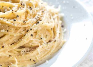 Pasta cacio e pepe ricettasprint.it
