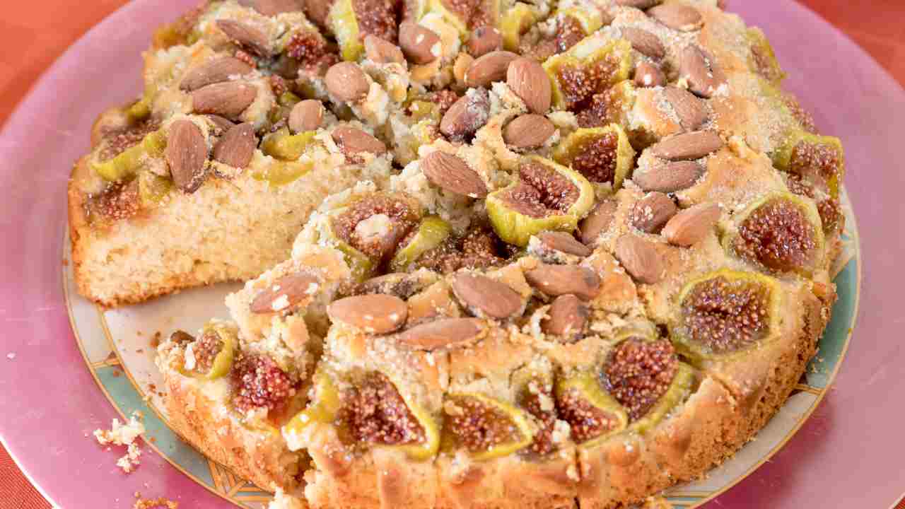 Torta fichi e mandorle gluten free - Ricettasprint.it