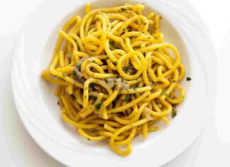 pasta alici uvetta e zafferano ricettasprint.it