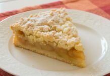 Sbriciolata di mele, solo frutta in questo dolce pazzesco: la ricetta da non perdere sbriciolata mele ricetta ricettasprint