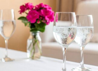 Acqua liscia o frizzante - Ricettasprint.it