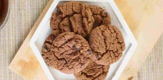 Biscotti al cacao con semplice pasta frolla. ricettasprint.it