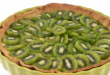 Crostata con crema e frutta fresca