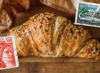 Un croissant e due francobolli