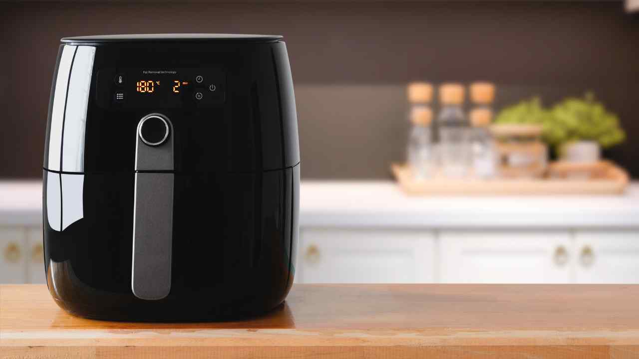 Friggitrice ad aria trucco per farla tornare come nuova - RicettaSprint