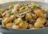 Un bel piatto di gnocchi non si rifiuta mai, funghi e noci sono il condimento che fa per noi Gnocchi di patate ai funghi porcini e noci ricettasprint.it