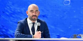 Matteo Bassetti nuovo allarme acqua delle bottiglie - RicettaSprint