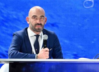 Matteo Bassetti nuovo allarme acqua delle bottiglie - RicettaSprint