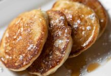 Addio colazioni pesanti, con questa ricetta tutti mangeranno i pancake Pancake albumi e yogurt - Ricettasprint.it