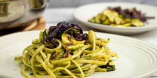 Pasta con zucchine e cipolle - Ricettasprint.it