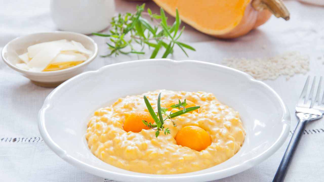 Risotto zucca e gorgonzola. ricettasprint.it