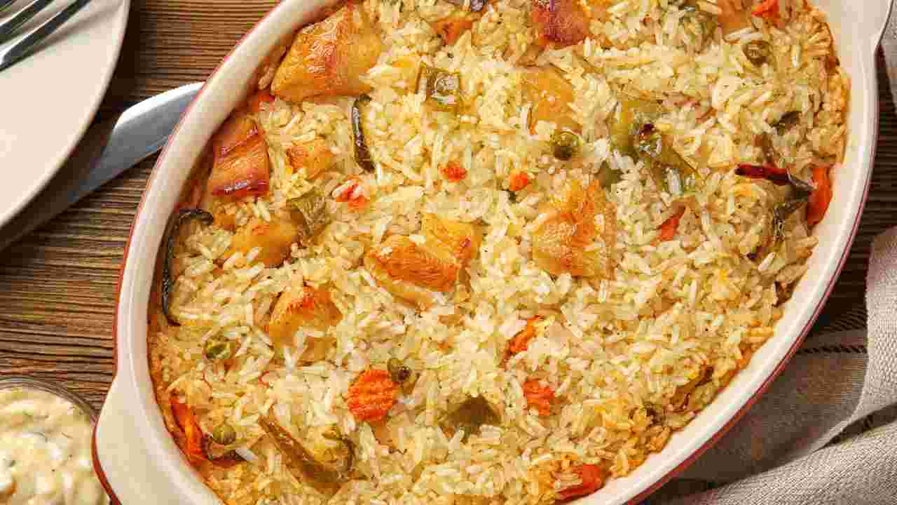 Sformato di riso pollo e verdure al forno. ricettasprint.it