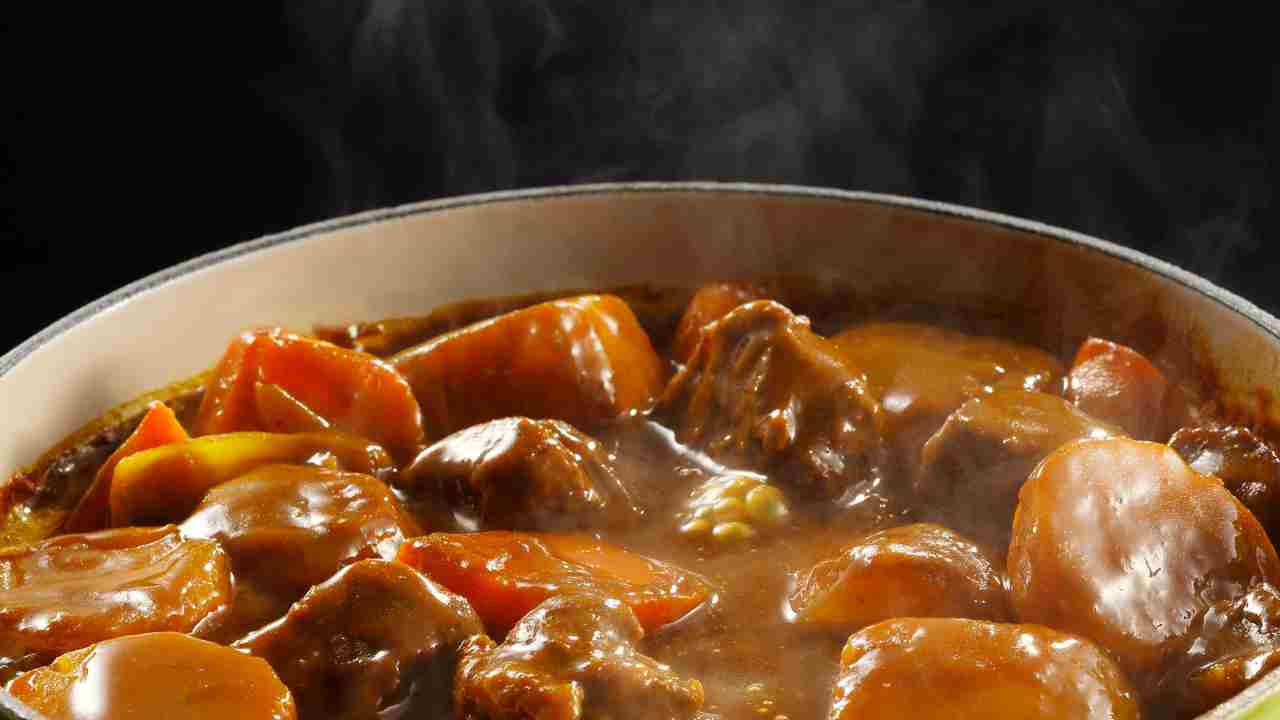 Spezzatino di maiale senza patate e piselli