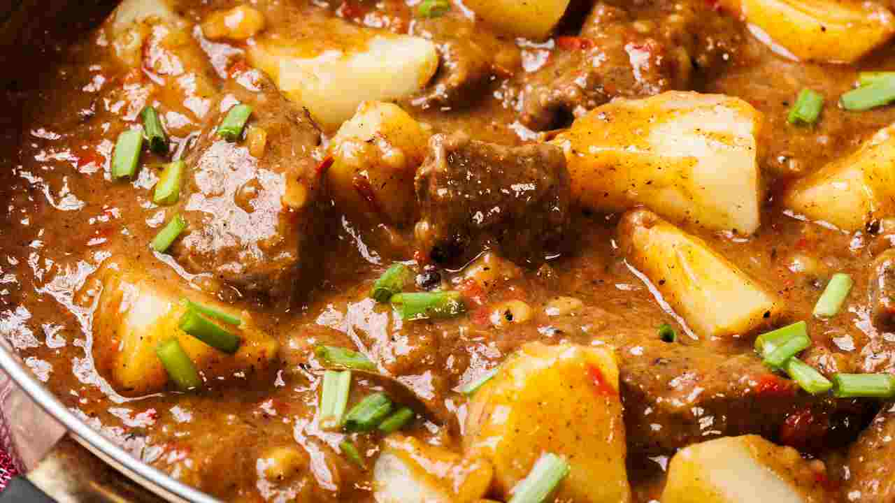 Spezzatino di vitello con patate. ricettasprint.it