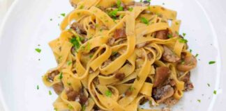 Tagliatelle ai funghi porcini. ricettasprint.it