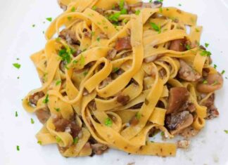 Tagliatelle ai funghi porcini. ricettasprint.it