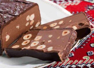 Torrone dei morti buono come quello che compri in pasticceria, trucchi e segreti per un risultato da 10 e lode Torrone dei morti - Ricettasprint.it