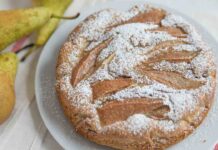 La torta di mia nonna è morbida, umida e si mantiene a lungo, ed è pure light Torta di pere senza uova e burro - Ricettasprint.it