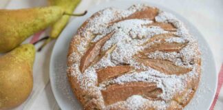 Torta di pere senza uova e burro - Ricettasprint.it