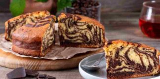 Pochi ingredienti e uno sbattitore elettrico per un dolce da colazione più buono in assoluto Torta zebrata - Ricettasprint.it