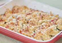 Lascia stare la parmigiana di zucchine, con questa teglia mangiano tutti compreso la suocera e tu ci metti la metà del tempo Zucchine gratinate ripiene e filanti - Ricettasprint.it