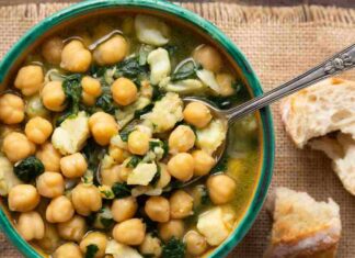 Con la zuppa di ceci di nonna Luisa mi sazio e non metto un grammo, perfetta a pranzo e cena Zuppa di ceci di nonna Luisa - Ricettasprint.it